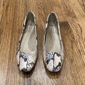 Bare Traps Payge Flat 7.5